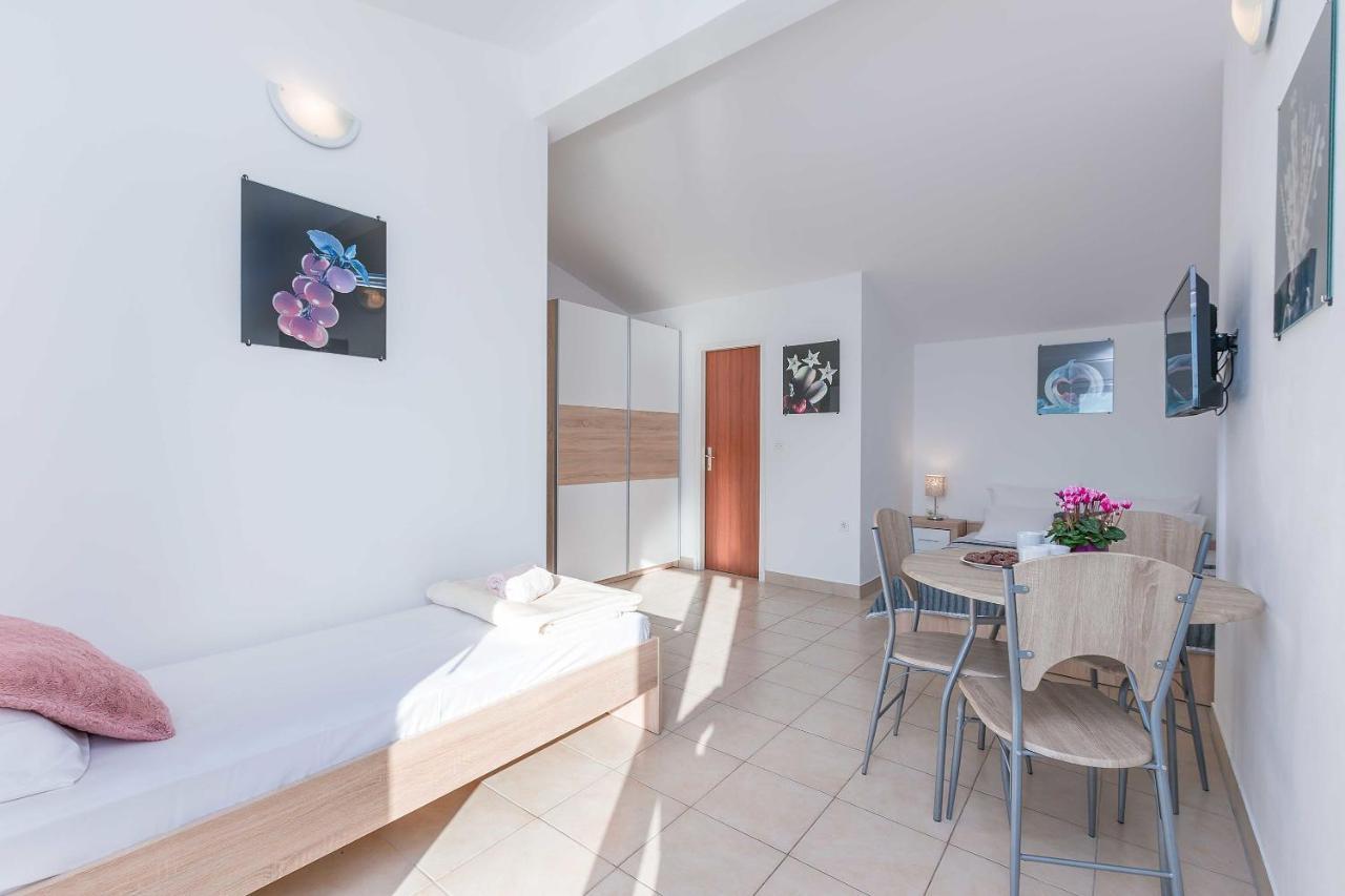 Apartmani Neno Lokva Rogoznica Extérieur photo